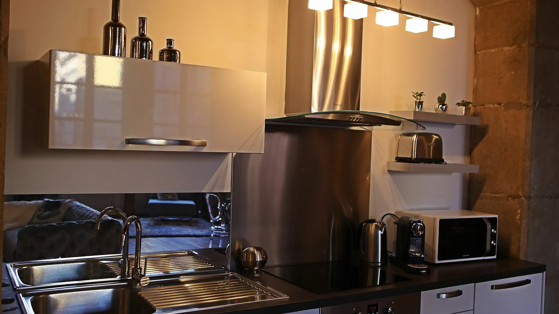La Suite Merciere Lyon 0*,  France